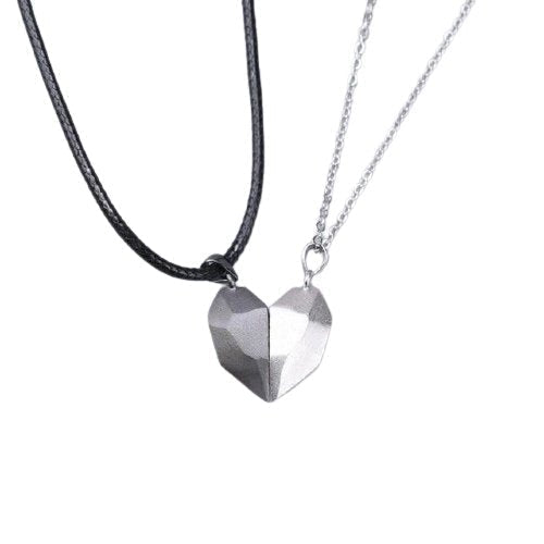 Colar magnético Ele & Ela em formato de coração